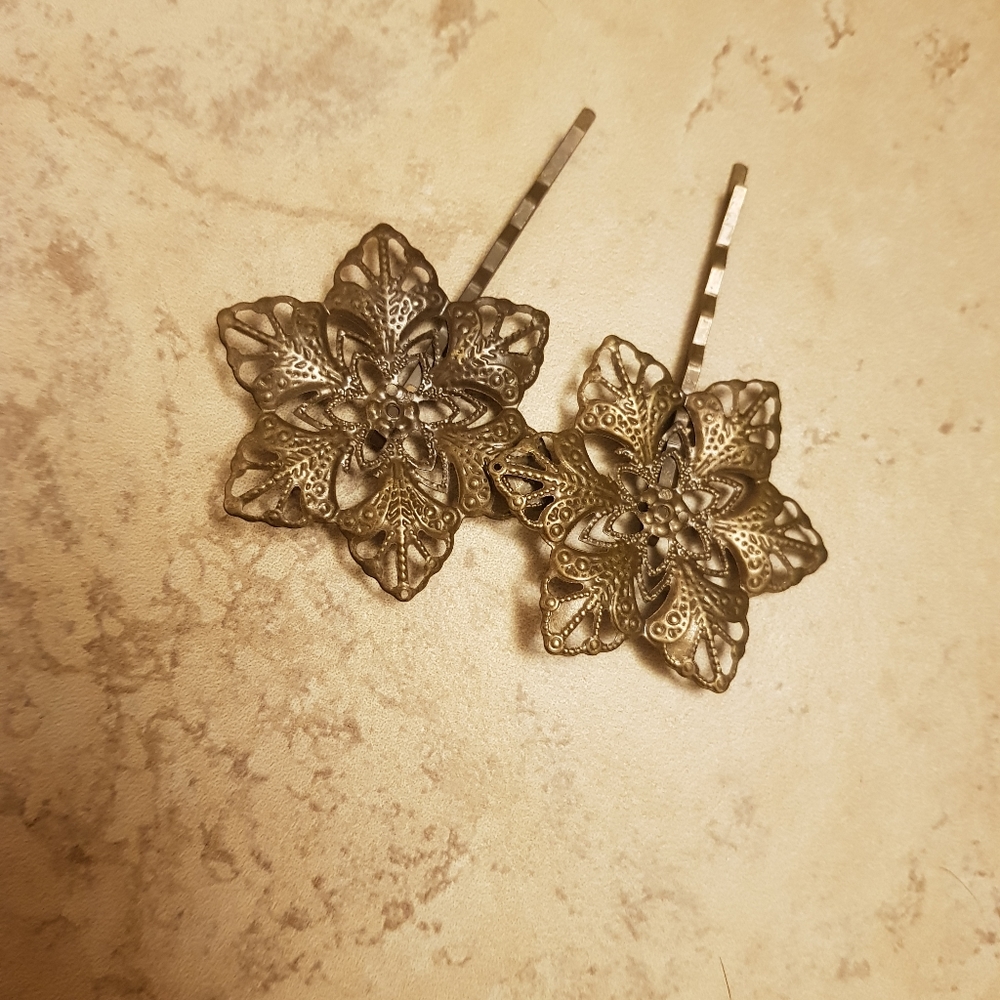 Vintage hair clips from etsy